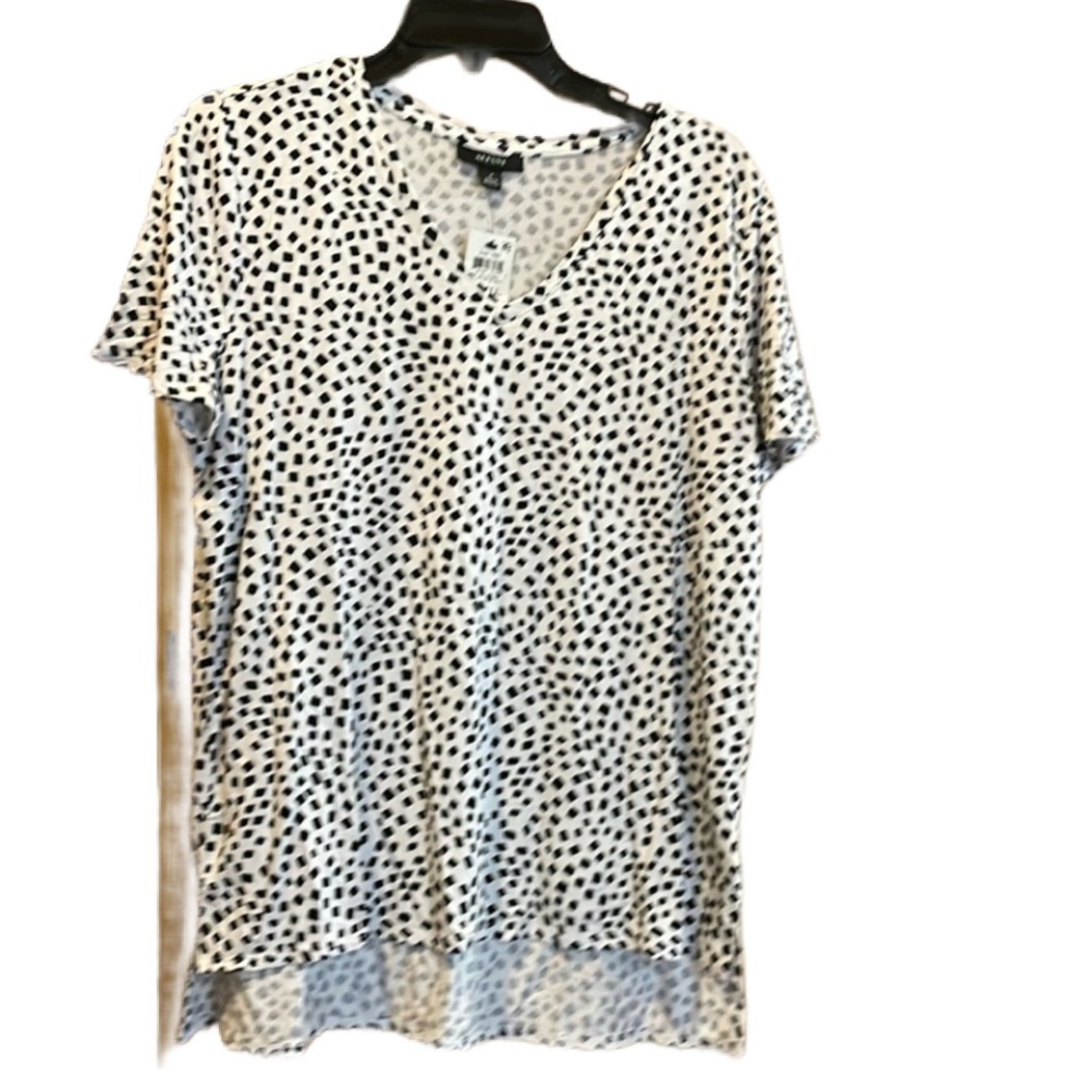 Alfani black and white tee size small